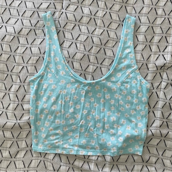 Set of crop tops that will elevate any look! 🤍 - Picture 5 of 7